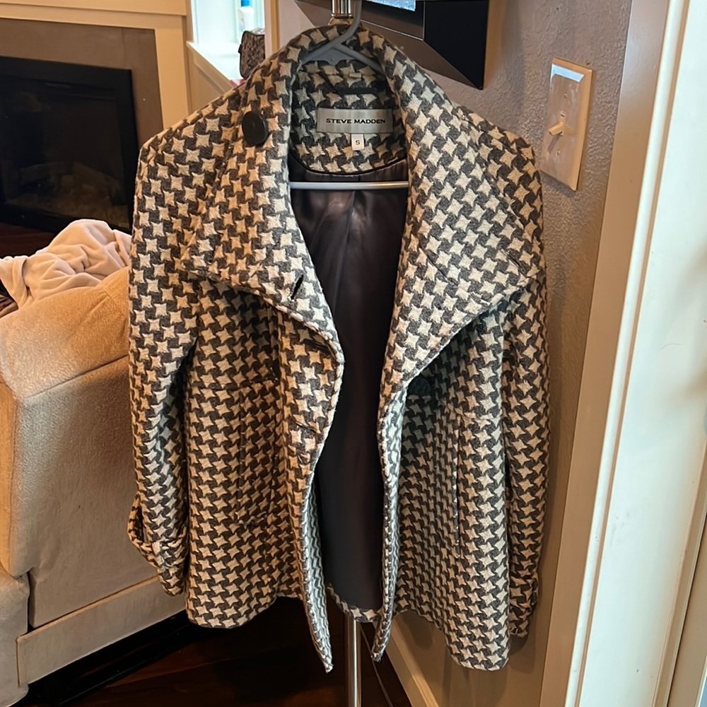 Gorgeous Steve Madden, chevron pattern, teddy coat with a gorgeous pleat!